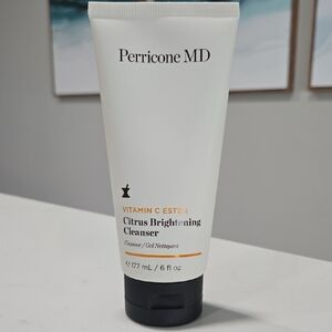 Perricone MD Citrus Brightening Cleanser - White and Black